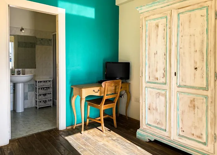 阳台旅馆 3* 奧爾比亞